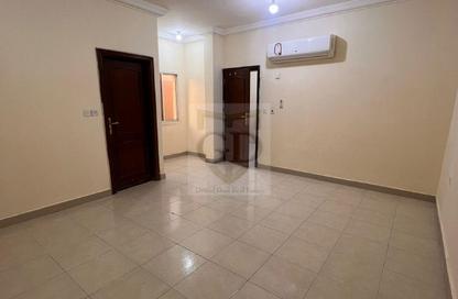 Apartment - Studio - 1 Bathroom for rent in Wholesale Market Street - Abu Hamour - Doha Apartment - Studio - 1 Bathroom for rent in Wholesale Market Street - Abu Hamour - Doha