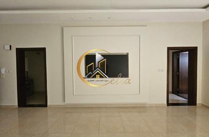Apartment - 2 Bedrooms - 3 Bathrooms for rent in Al Kheesa - Al Kheesa - Umm Salal Mohammed