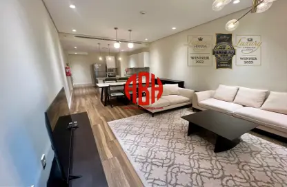 شقة - 2 غرف نوم - 3 حمامات للايجار في حدائق فلورستا - حدائق فلورستا - جزيرة اللؤلؤة - الدوحة