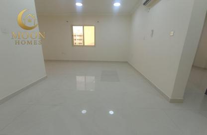 Apartment - 1 Bedroom - 1 Bathroom for rent in Umm Ghwailina Comm - Umm Ghuwalina - Umm Ghuwailina - Doha