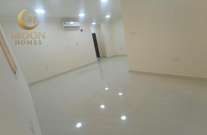 Apartment - 1 Bedroom - 1 Bathroom for rent in Umm Ghwailina Comm - Umm Ghuwalina - Umm Ghuwailina - Doha