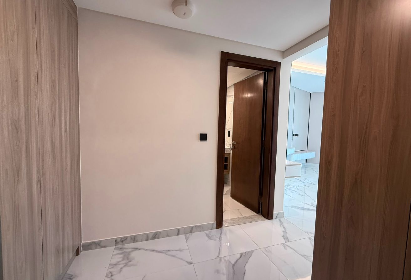 Luxury 2BHK Brand New Full Sea View Lusail Marina thumbnail 16