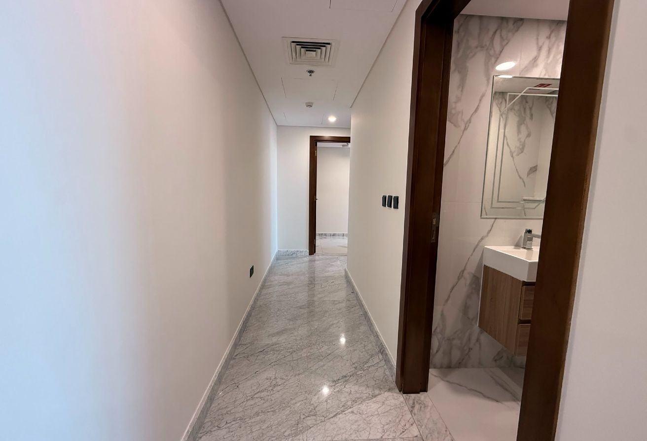Luxury 2BHK Brand New Full Sea View Lusail Marina thumbnail 9