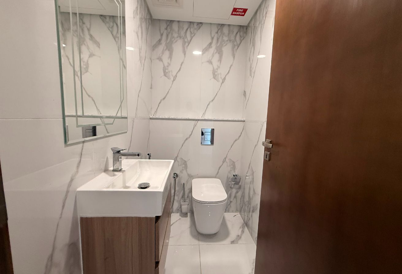 Luxury 2BHK Brand New Full Sea View Lusail Marina thumbnail 12