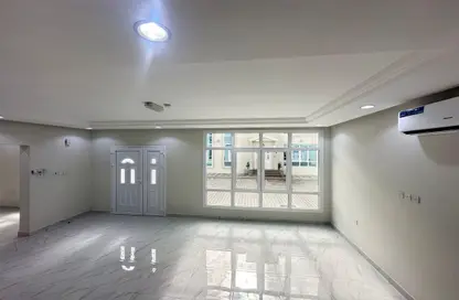 Villa - 4 Bedrooms - 5 Bathrooms for rent in Wadi Al Markh - Muraikh - AlMuraikh - Doha