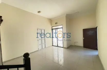 فيلا - 5 غرف نوم - 4 حمامات للايجار في فلل عين خالد - عين خالد - الدوحة