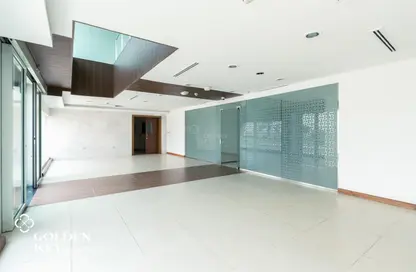 Show Room - Studio - 2 Bathrooms for rent in The Commercial Avenue - Umm Al Seneem - Doha