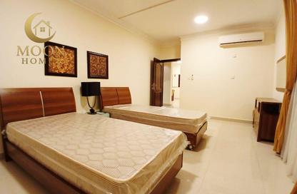 Apartment - 2 Bedrooms - 2 Bathrooms for rent in Umm Ghuwailina 4 - Umm Ghuwailina - Doha