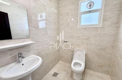 Villa - 6 Bedrooms - 6 Bathrooms for rent in Al Kheesa - Al Kheesa - Umm Salal Mohammed