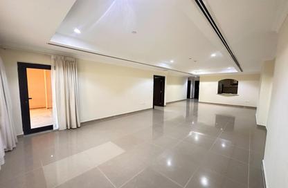 Apartment - 1 Bedroom - 2 Bathrooms for rent in East Porto Drive - Porto Arabia - The Pearl Island - Doha Apartment - 1 Bedroom - 2 Bathrooms for rent in East Porto Drive - Porto Arabia - The Pearl Island - Doha