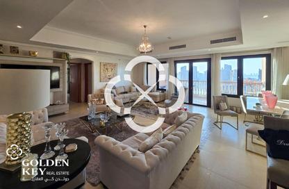 Apartment - 2 Bedrooms - 3 Bathrooms for sale in West Porto Drive - Porto Arabia - The Pearl Island - Doha