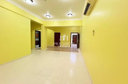 Apartment - 4 Bedrooms - 3 Bathrooms for rent in Al Mansoura - Al Mansoura - Doha
