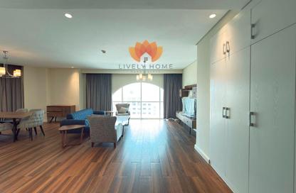 Penthouse - 3 Bedrooms - 4 Bathrooms for rent in Floresta Gardens - Floresta Gardens - The Pearl Island - Doha
