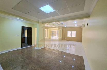 Apartment - 2 Bedrooms - 2 Bathrooms for rent in Al Mansoura - Al Mansoura - Doha