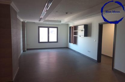 Apartment - 1 Bedroom - 2 Bathrooms for rent in West Porto Drive - Porto Arabia - The Pearl Island - Doha