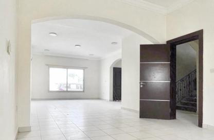Villa - 5 - 5 for rent in Ain Khaled Villas - Ain Khaled - Doha