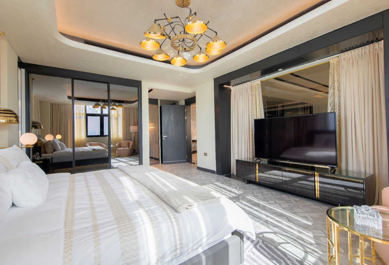 Ultra-Luxury 5 Bedroom Penthouse + 2 Maid Rooms thumbnail 25