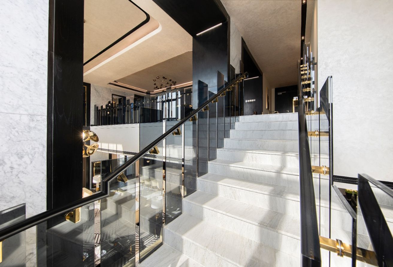 Ultra-Luxury 5 Bedroom Penthouse + 2 Maid Rooms thumbnail 4