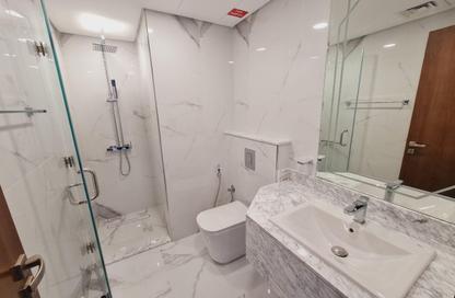 Apartment - 2 Bedrooms - 4 Bathrooms for rent in Marina Tower 02 - Marina District - Lusail