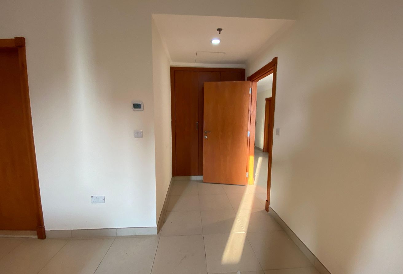 1 BHK Fully Furnished | Porto Arabia | 7,500 Qar thumbnail 11
