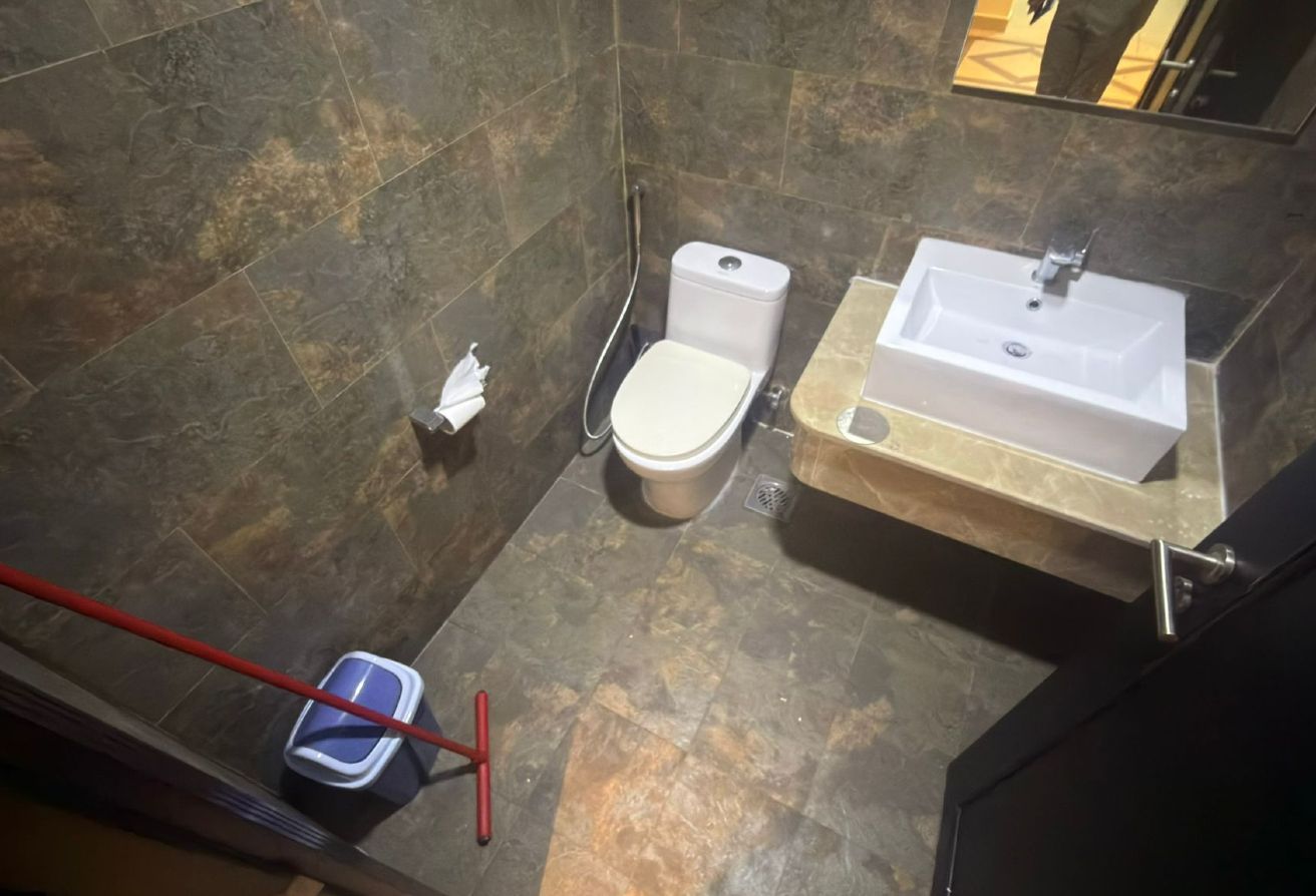 SPACIOUS 1BR SEMIFURNISHED| PORTO ARABIA SEA VIEW thumbnail 8