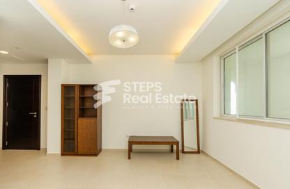 Apartment - 1 Bedroom - 2 Bathrooms for rent in Viva West - Viva Bahriyah - The Pearl Island - Doha