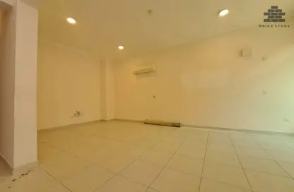 مجمع سكني - 6 غرف نوم - 5 حمامات للايجار في الخيصة - الخيصة - أم صلال محمد