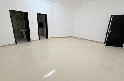 Apartment - Studio - 1 Bathroom for rent in Al Duhail - Al Duhail - Doha