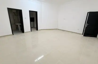 Apartment - Studio - 1 Bathroom for rent in Al Duhail - Al Duhail - Doha