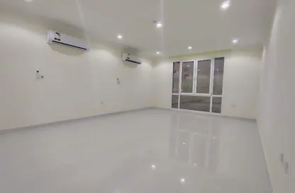 Villa - 5 Bedrooms - 6 Bathrooms for rent in Ain Khaled Villas - Ain Khaled - Doha