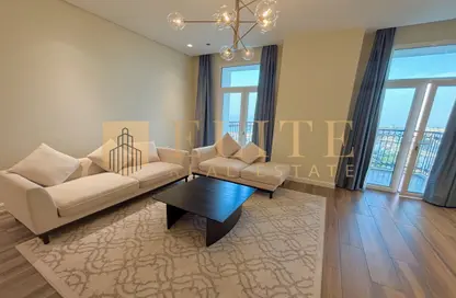 Apartment - 3 Bedrooms - 4 Bathrooms for rent in Floresta Gardens - Floresta Gardens - The Pearl Island - Doha