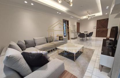 Apartment - 2 Bedrooms - 2 Bathrooms for rent in Floresta Gardens - Floresta Gardens - The Pearl Island - Doha