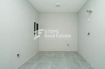 Warehouse - Studio - 3 Bathrooms for rent in East Industrial Street - Birkat Al Awamer - Al Wakra