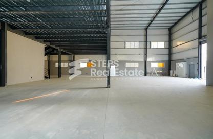 Warehouse - Studio - 3 Bathrooms for rent in East Industrial Street - Birkat Al Awamer - Al Wakra