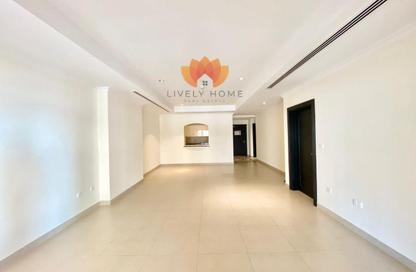Apartment - 1 Bedroom - 2 Bathrooms for rent in West Porto Drive - Porto Arabia - The Pearl Island - Doha