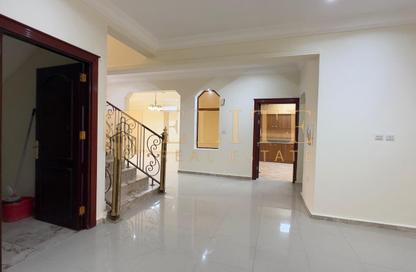 Villa - 4 Bedrooms - 5 Bathrooms for rent in Al Dana st - Muraikh - AlMuraikh - Doha