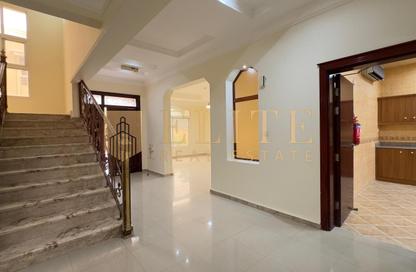 Villa - 4 Bedrooms - 5 Bathrooms for rent in Al Dana st - Muraikh - AlMuraikh - Doha