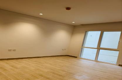 Apartment - 3 Bedrooms - 4 Bathrooms for rent in Corniche Road - Doha