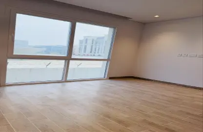 شقة - 3 غرف نوم - 4 حمامات للايجار في شارع الكورنيش - الدوحة