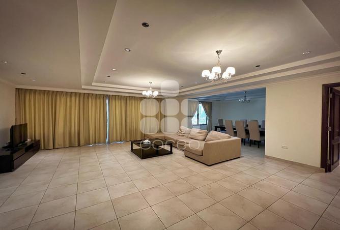 1028698 - Property Image 3