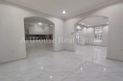 فيلا - 4 غرف نوم - 4 حمامات للايجار في مريخ - المريخ - الدوحة