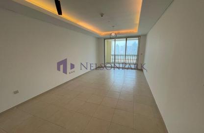Apartment - 2 Bedrooms - 4 Bathrooms for sale in Viva West - Viva Bahriyah - The Pearl Island - Doha