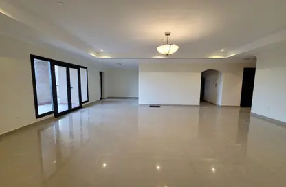 Apartment - 2 Bedrooms - 3 Bathrooms for rent in East Porto Drive - Porto Arabia - The Pearl Island - Doha