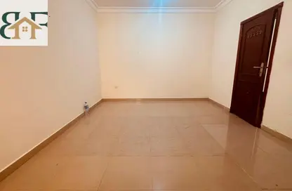 Apartment - 1 Bedroom - 2 Bathrooms for rent in Umm Ghwailina Comm - Umm Ghuwalina - Umm Ghuwailina - Doha