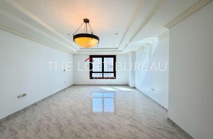 Apartment - 2 Bedrooms - 3 Bathrooms for rent in West Porto Drive - Porto Arabia - The Pearl Island - Doha