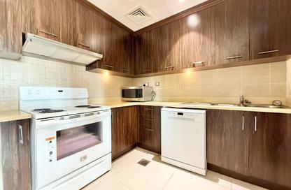 Apartment - 3 Bedrooms - 4 Bathrooms for rent in La Croisette - Porto Arabia - The Pearl Island - Doha