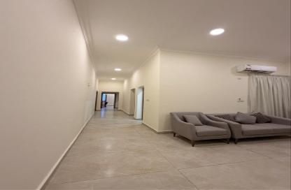 Apartment - 3 Bedrooms - 3 Bathrooms for rent in Umm Salal Ali - Doha