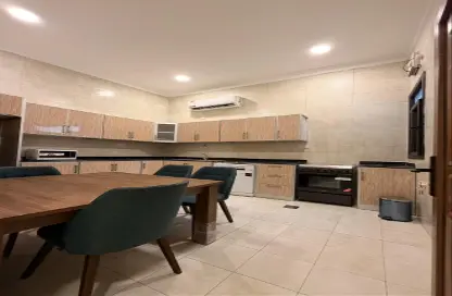 شقة - 3 غرف نوم - 3 حمامات للايجار في أم صلال على - الدوحة