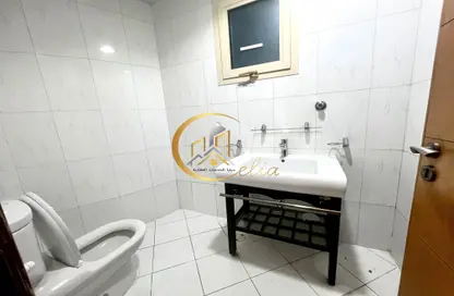 شقة - غرفة نوم - 2 حمامات للايجار في شارع عبدالله بن مسعود - فريج بن محمود - الدوحة