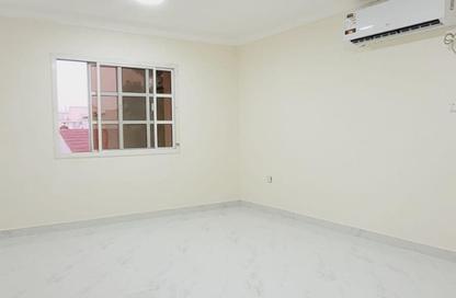 Apartment - 2 Bedrooms - 2 Bathrooms for rent in Musheireb - Musheireb - Doha